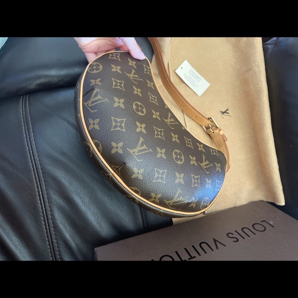 💯 authentic Louis Vuitton Croissant PM - Picture 6 of 10